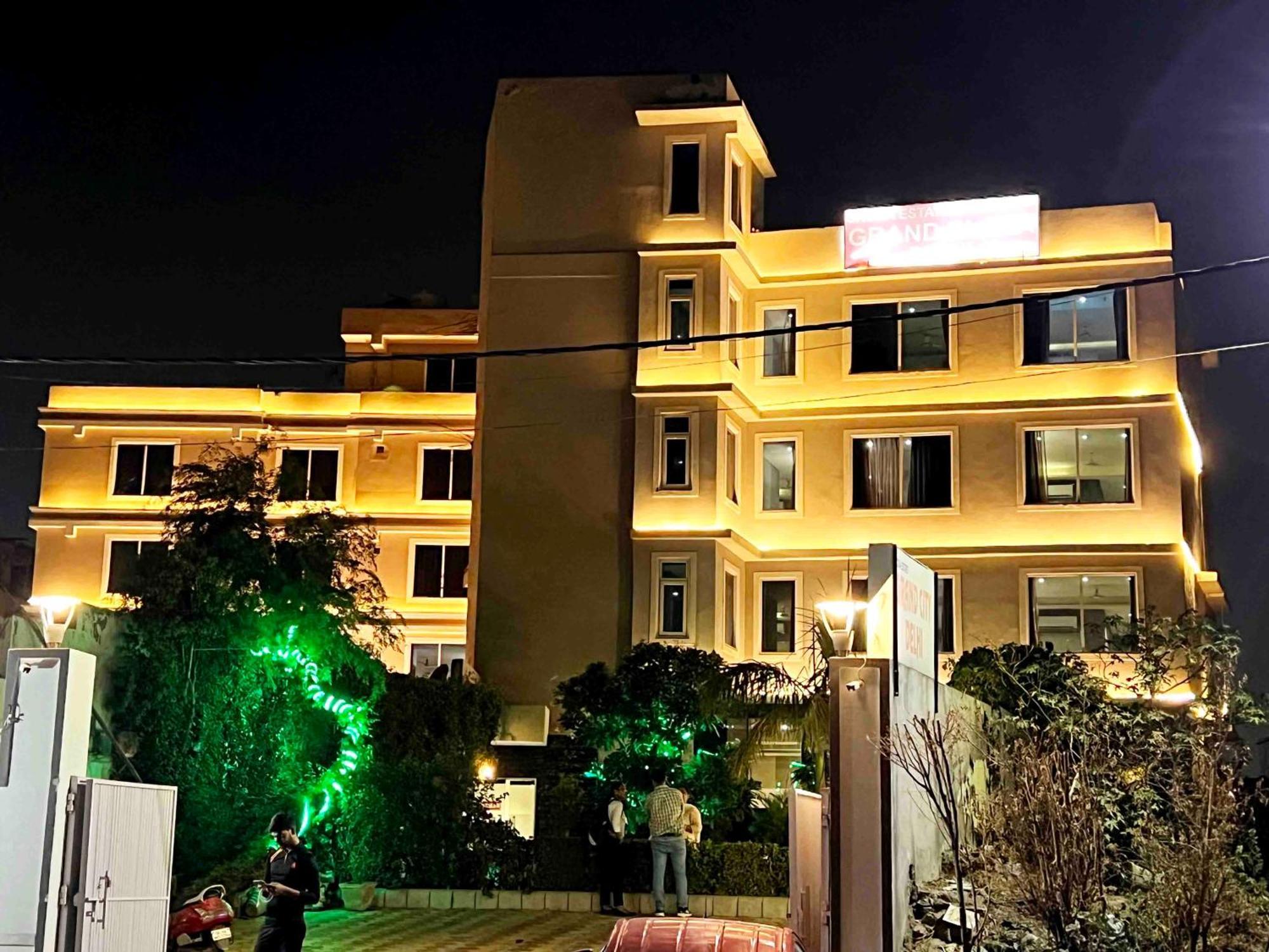 Airport Hotel The Grand Shoba New Delhi Exterior photo